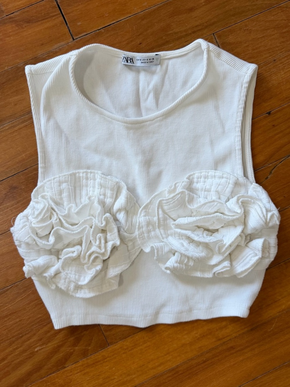 SOLD- Viral Zara White 3D Flower Cropped Tank Top | Small | Fabric Rosettes